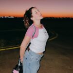 Evaluna Montaner Instagram - El mismo día y los mismos jeans dos años diferentes. Hoy sí me cierran 🤎feliz día del amor. Lojamo