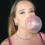 Evaluna Montaner Instagram - Menos mal mi labial es no transfer (miren la última foto 😂)