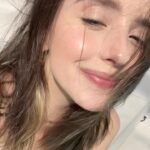 Evaluna Montaner Instagram - Domingo de bloqueador, aceite de coco y mi nuevo glow✨