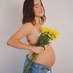 Evaluna Montaner Instagram - Que empiece el debate…niña o niño? 🌜⚡️