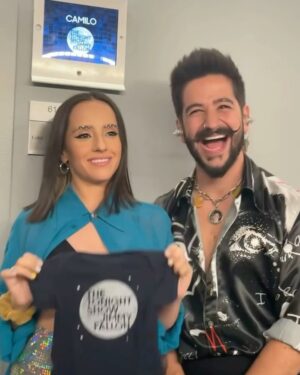 Evaluna Montaner Instagram - Hoy estamos en New York en @fallontonight con @jimmyfallon 🗽
Pueden creerlo???? 
Primer TV show con Índigo a bordo!!!
LA TRIBUUUU ⛺️🔥