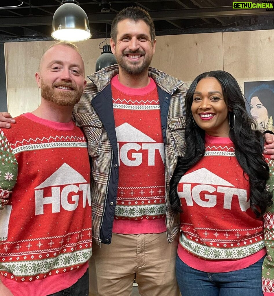 Evan Thomas Instagram - It’s been the best day!!! Happy Thanksgiving everyone! Let the Christmas season begin!! And THANKS @HGTV FOR THE AMAZING SWEATERS LOL #blackfriday #hgtv #cheer #bemerryaf Detroit, Michigan
