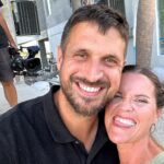 Evan Thomas Instagram - The block is as hard as ever, but we’re so grateful to have our HGTV besties with us 💕 #rocktheblock #unsellablehouses #bargainblock #hgtv Treasure Island, Florida