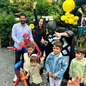 Fahriye Evcen Instagram - İyi ki doğdun ilk göz ağrımız 🖤💛 KARAN  #13.04.2019