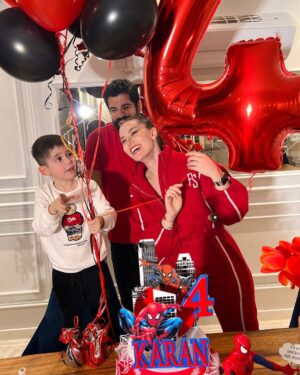 Fahriye Evcen Instagram - 4 yaşın kutlu olsun kalbim ♥️👑😌
@karanozcivit  #13.04.2023