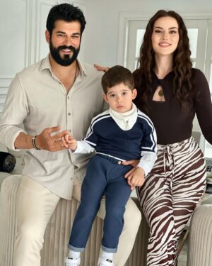 Fahriye Evcen Instagram - Mutlu Bayramlar 🍬😊