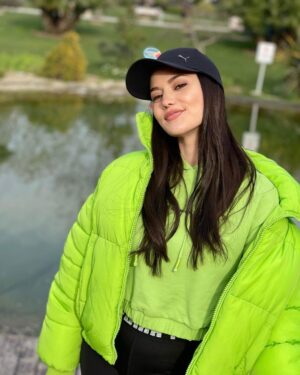 Fahriye Evcen Instagram - 🍀