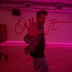 Falk Hentschel Instagram – time for some lighter fare. if you get the chance, dance with a loved one. It’s fun. It’s creative and brings you closer. Thanks for grooving @paulcless dancing together since 1999
Music by @sickickmusic “i can feel it” I do NOT hold any rights to this song. Video by @anna.schmikale

Thank you @seksefit for letting us play at your beautiful studio.