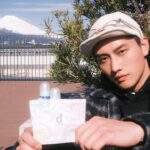 Fandy Fan Instagram - 這次換我帶你去旅行了 @dprogram_tw #均衡藍 在 #聯名恐龍飲料提帶 上的小恐龍像是看著自己慢慢成為低敏資深研究員，穿上屬於自己的研究戰袍， @dprogram_tw 帶著我一步步的成長，這次換我帶你去看富士山嘍🗻🗻🗻～～