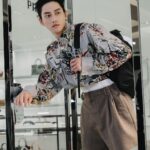 Fandy Fan Instagram - 🦖🦖龍年限定，拜年祝賀一張搞定🙌🏻 @Prada #Prada #PradaSS24 Stylist @charliebubblecat Makeup @wjc_mua Hair @zoom_edmund Photo @0uwang Team @weteamwork.co