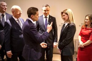 Fareed Zakaria Instagram - A few days after interviewing her via satellite,  I got to see @olenazelenska_official , the amazing First Lady of Ukraine. She's smart, poised, charming. A great ambassador for her country. Lots of other big shots including my pal of 25 years, @chrystiafreeland