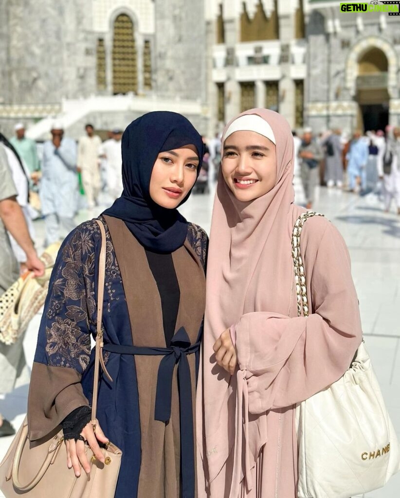 Febby Rastanty Instagram - Hari jumat di makkah, masyaAllah ramenya 🥹🤍 Mecca, Saudi Arabia