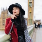 Febby Rastanty Instagram – Work hard, travel harder 😝

// had a little photoshoot with sweetescape on the last day of my london trip. Me like all the pics i can’t even choose one, im just gonna upload them all lol. Anywaaay kalau kalian lagi travelling keluar negeri dan pengen punya kenang-kenangan, foto sama @sweet.escape deh! Kalian bisa pake kode aku juga FEBBY10 dan kalian bisa dapet disc 10% off + 10 extra downloadable photos untuk photoshoot sama SweetEscape di seluruh destinasi! 🥰❤️