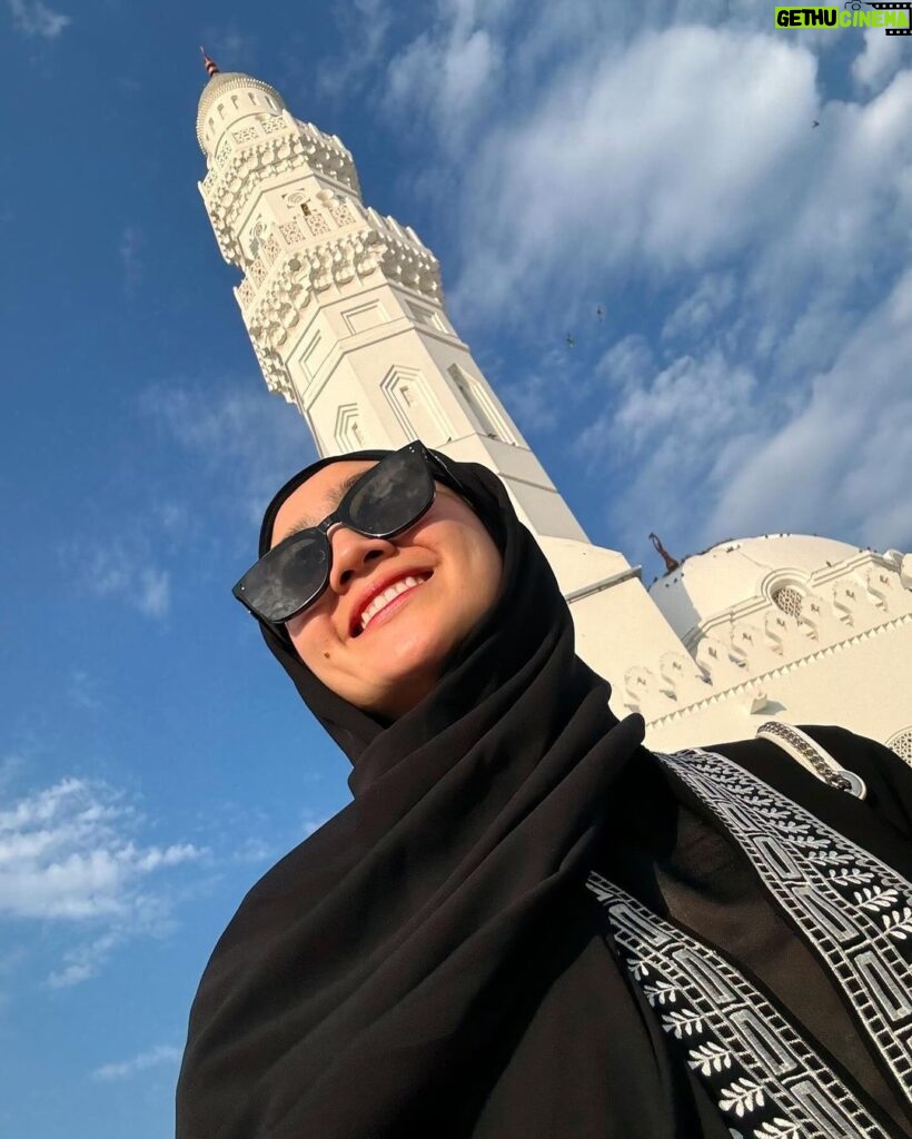 Febby Rastanty Instagram - Medina day 2. Agendanya city tour yay. Jalan-jalan ke Masjid Quba, Jabal uhud & Kebun Kurma. Foto-foto yang banyak soalnya pake abaya dari mommaku sayang @marinizumarnisreal ☺️❤️ jujur banyak yang bilang suka dan nanya beli dimana hehe ini merknya @mazulabel ya guys ☺️❤️ yuk diborong yuk punya ibu peri yuk