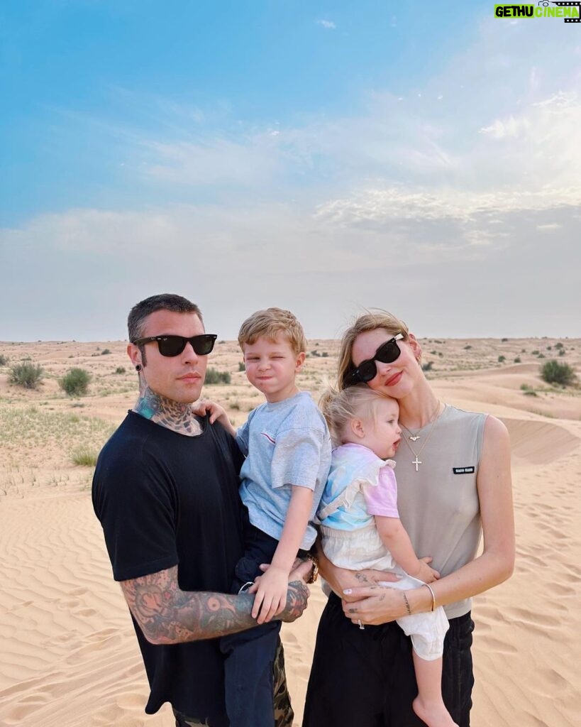 Fedez Instagram - Amore in the desert ❤️🐍