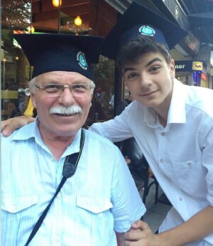 Ferhat Yılmaz Instagram - Babammmmm @ahmetyilmaz1951 Adamımmmm @ppoyrazyilmazz 
Tüm Babalarımızın canların,
Babalar günü kutlu olsun.
Sağlıkla sevgiyle huzurla.