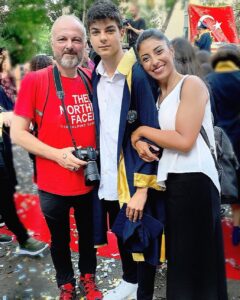 Ferhat Yılmaz Instagram - Adamım @ppoyrazyilmazz mezun oldu. Artık liseli genç bir adam. Kepini fırlattı konuyu kapattı. Vatanına milletine hayırlı evlat olsun. Allah kalkanı olsun. 🙏❤️ Türkiye Cumhuriyeti