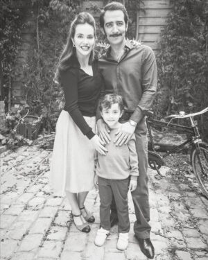 Ferit Kaya Instagram - 6 bölüm sürmesine rağmen unutamayacağım projelerden ve karakterlerden biri🍀 #tbt #birdelirüzgar #kemancıali #melikecandan