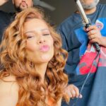 Fernanda Souza Instagram - Fotos dos bastidores de um 𝐏𝐑𝐎𝐉𝐄𝐓𝐎 𝐍𝐎𝐕𝐎 que só posso contar pra vocês 𝐀𝐌𝐀𝐍𝐇𝐀!!!!! 𝐏𝐚𝐥𝐩𝐢𝐭𝐞𝐬? Tô mto feliz e ansiosa!!!!! 😜🤙🏼