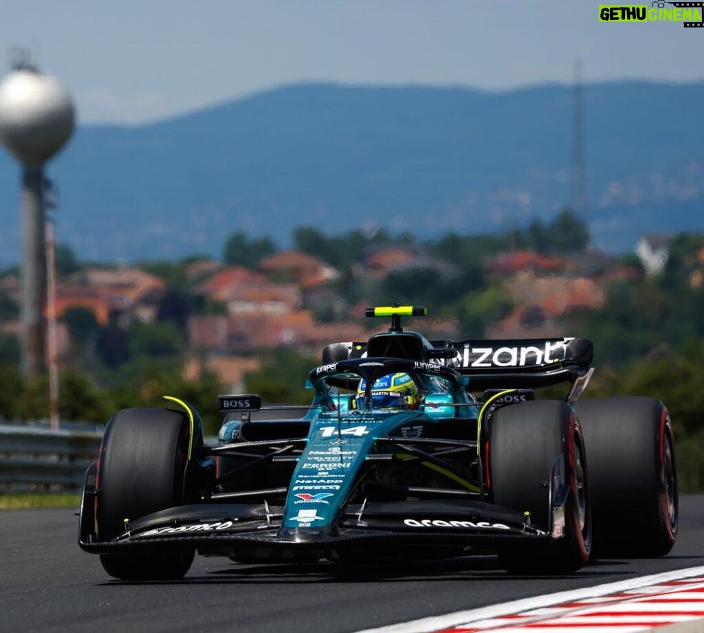 Fernando Alonso Instagram - Muy contento con las vueltas en la crono , y con tiempos muy apretados salimos P8 mañana . 4 décimas de la pole. Será una carrera apretada ! A por ella 👏🏻👏🏻👏🏻💪 @astonmartinf1 #f1 #budapest #hungary