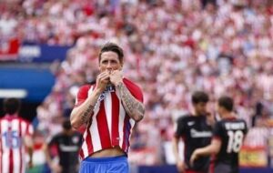 Fernando Torres Instagram - Hace tres años nos despedimos del estadio más bonito del mundo ... imborrable en mi recuerdo cada momento que he vivido como aficionado y jugador . Su ambiente, su color, su esencia ...el Calderón y su magia. Dos goles para decir adiós al teatro donde siempre soñé actuar desde que era un niño. Gracias por tanto querido #vicentecalderon cuánto te echo de menos...
#3yearsago 
Three years ago we say goodbye to the most beautiful stadium in the world ... unforgettable in my memory every moment that I have lived as a fan and player.  His atmosphere, his color, his essence ... the Calderón and his magic.  Two goals to say goodbye to the theater where I always dreamed acting since I was a child.  Thank you so much my dear #vicentecalderon I miss you so much ... # 3yearsago