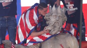Fernando Torres Instagram - 117 años luchando como hermanos .

FELICIDADES @atleticodemadrid ❤️🤍❤️🤍❤️🤍❤️