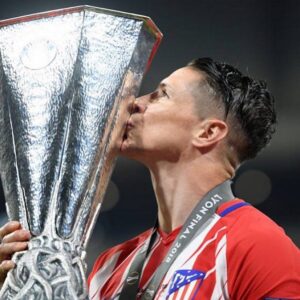 Fernando Torres Instagram - Return to @atleticodemadrid 
2 goals in last ever #vicentecalderon stadium 
@europaleague with @atleticodemadrid 
2 goals in my last ever @atleticodemadrid match
End of my career in @sagantosu_official ... Wishing everybody a wonderful end of the year and a great 2020.
I hope next decade will be even better than last one.
Lots of love #FT