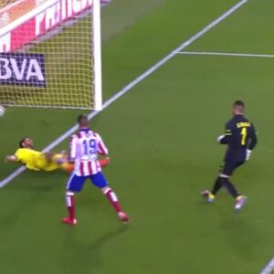 Fernando Torres Instagram - 🔴⚪⚽ #VillarrealAtleti @AtleticoDeMadrid #TorresLegacy #TBTorres