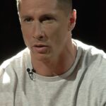 Fernando Torres Instagram - Valores. Para mí han sido herramientas fundamentales, que me han permitido mantener un rumbo fijo a pesar de las tempestades.  Ya que a mí me han ayudado, quiero compartirlos para que a ti también te ayuden en «el partido de tu vida» 💪  ¿Entrenas conmigo? Link en mi BIO. #FernandoTorres #Elpartidodetuvida #Cambiodevida #valores #consejo #Publi #FT #crecimientopersonal #esfuerzo #crecimientointerior #crecimientoprofesional #Consejos #ElGoldeTuvida #EntrenamientoGratuito #Disciplina #Esfuerzo #Meta
