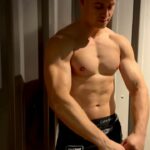 Filip Zabielski Instagram - Każdy od czegoś zaczynał… Każdy ciężką pracą i determinacją może zmienić swoje życie 💪🏻 Czas i tak minie a to Ty decydujesz na co ten czas poświęcisz. Czy stracisz ten czas czy będziesz pracował i zaowocuje to na twoją przyszłość 😝💪🏻🔱