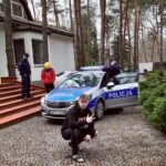 Filip Zabielski Instagram - Dawno nic nie dodawałem jak tam u Was? Jak wiecie znowu zostałem w domu sam i było mi troche smutno.... ale na szczęście odwiedziła mnie Policja więc dzisiejszy dzień był bardzo pozytywny i udany! 😄 Dziękuję za odwiedziny i Pozdrawiam Panów Policjantów! 🥰 Konstancin-Jeziorna