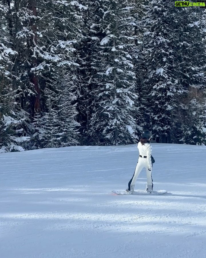 Flavia Pavanelli Instagram - Temos uma nova snowboarder vindo aí? 🏂✨🧚🏼‍♀️❄️ Snowmass, Colorado