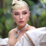 Florence Pugh Instagram - #valentinobeautypartner We went warm and smokey on the eyes and lips using the prettiest red compacts. @valentino.beauty