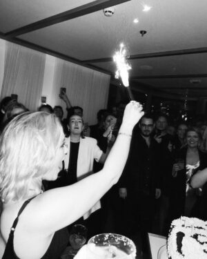 Florence Pugh Instagram - Well that was beautiful. 
The 3rd of Jan is always so crap as no one wants to do anything but splodge and nurse their NYE hangover. Every year I’m astonished friends want to do anything! I’m so unbelievably grateful to all of you who came, it’s always a surprise! Beautiful people, beautiful way to start the year, beautiful day. 
Thank you to all of you who wished me well on my special day. I received them all and send kisses right back. 
Thank you @thestandardlondon for hosting such a fabtastic night. @elli1276 you really went above and beyond to make it so special and I am so so thankful. 

📷- @joshshinner you genius photographer. Thank you thank you thank you for all your snappy love.