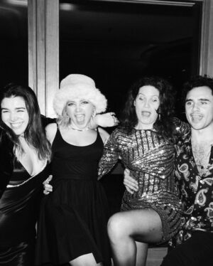 Florence Pugh Instagram - Well that was beautiful. 
The 3rd of Jan is always so crap as no one wants to do anything but splodge and nurse their NYE hangover. Every year I’m astonished friends want to do anything! I’m so unbelievably grateful to all of you who came, it’s always a surprise! Beautiful people, beautiful way to start the year, beautiful day. 
Thank you to all of you who wished me well on my special day. I received them all and send kisses right back. 
Thank you @thestandardlondon for hosting such a fabtastic night. @elli1276 you really went above and beyond to make it so special and I am so so thankful. 

📷- @joshshinner you genius photographer. Thank you thank you thank you for all your snappy love.