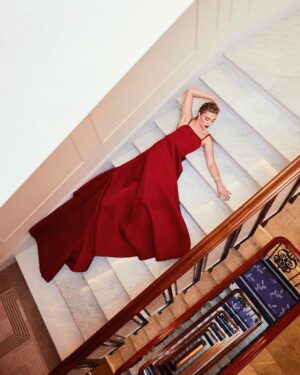 Florence Pugh Instagram - Merry Christmas Eve you scoundrels. Shameless red dress post because… crimbo. 

📷- @joshshinner