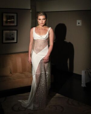 Florence Pugh Instagram - Loved attending the Govenors Awards the other night, I know I’m late but this dress is divine and I can’t get over it. 

It takes a village!

@victoriabeckham 
@tiffanyandco 
@rebeccacorbinmurray 
@peterluxhair 
@babskymakeup 
@colorbymattrez