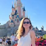 Florencia Ortiz Instagram - Quiero vivir en un mundo de fantasía, hasta los juegos de terror me parecieron lindos😵‍💫 #disneylandparis Disneyland Paris