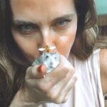 Florencia Ortiz Instagram - Nunca es tarde para festejar el dia del 💋 #hamster #beso #diadelbeso Barcelona, Spain