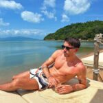 Florent André Instagram – Début des vacances au soleil 😎🇹🇭 The Deck Beach Club Koh Samui
