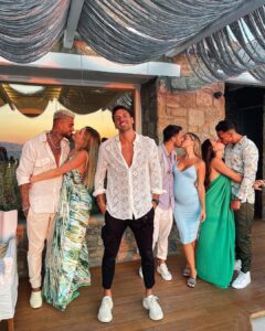 Florent André Instagram - La vie que je mène 🤷🏻‍♂️😂 Mykonos, Greece
