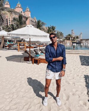 Florent André Instagram - Encore la même journée qu’hier ☀️😎
