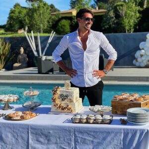 Florent André Instagram - 30 ans 🎂 
le temps passe mais la famille et les amis restent ❤️
Merci a tous de m’avoir souhaités mon anniversaire 😘😘