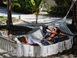 Florent André Instagram - Tranquille mon pote 😴🌴