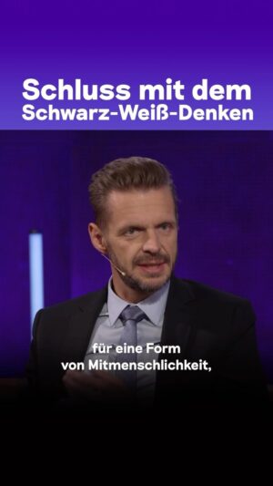 Florian Schroeder Instagram - Findet ihr auch, dass wir in unserer Gesellschaft viel zu wenig Raum für die Graustufen des Lebens lassen? 

Florian @schroeder_live ist der Meinung: Nichts und niemand ist nur gut oder nur böse. Wir alle haben vor allem ganz viel von den Zwischenstufen in uns. Die Beschäftigung mit dem Bösen begleitet ihn schon sein Leben lang: Sein Vater war kriminell und deswegen hatte Florian immer Angst, einmal so zu werden wie er. Wie er gelernt hat, auch die „bösen“ Seiten in sich und anderen zu akzeptieren, und wie ihn der Tod seines Vaters verändert hat, das erzählt Florian im Gesamttalk in der @ardmediathek. 

Den Link findet ihr in unserer Bio! #böse #schwarzweißdenken #deepunddeutlich #florianschroeder