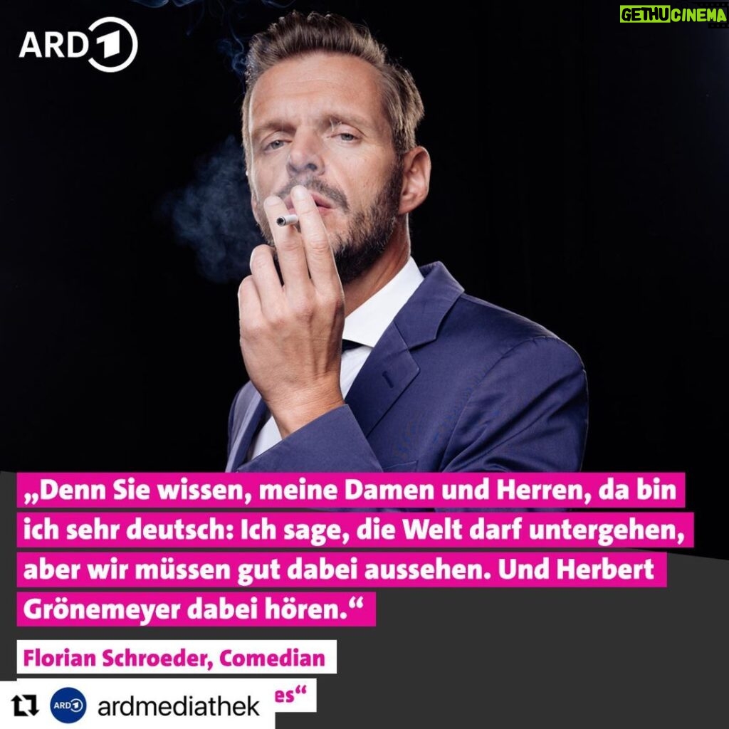 Florian Schroeder Instagram - Die zweite Ausgabe von SCHROEDER DARF ALLES beschäftigt sich mit der Apokalypse. Habt Ihr schon reingeguckt? Link in der Bio. #schroederdarfalles #comedy #ard #ardmediathek #apokalypse