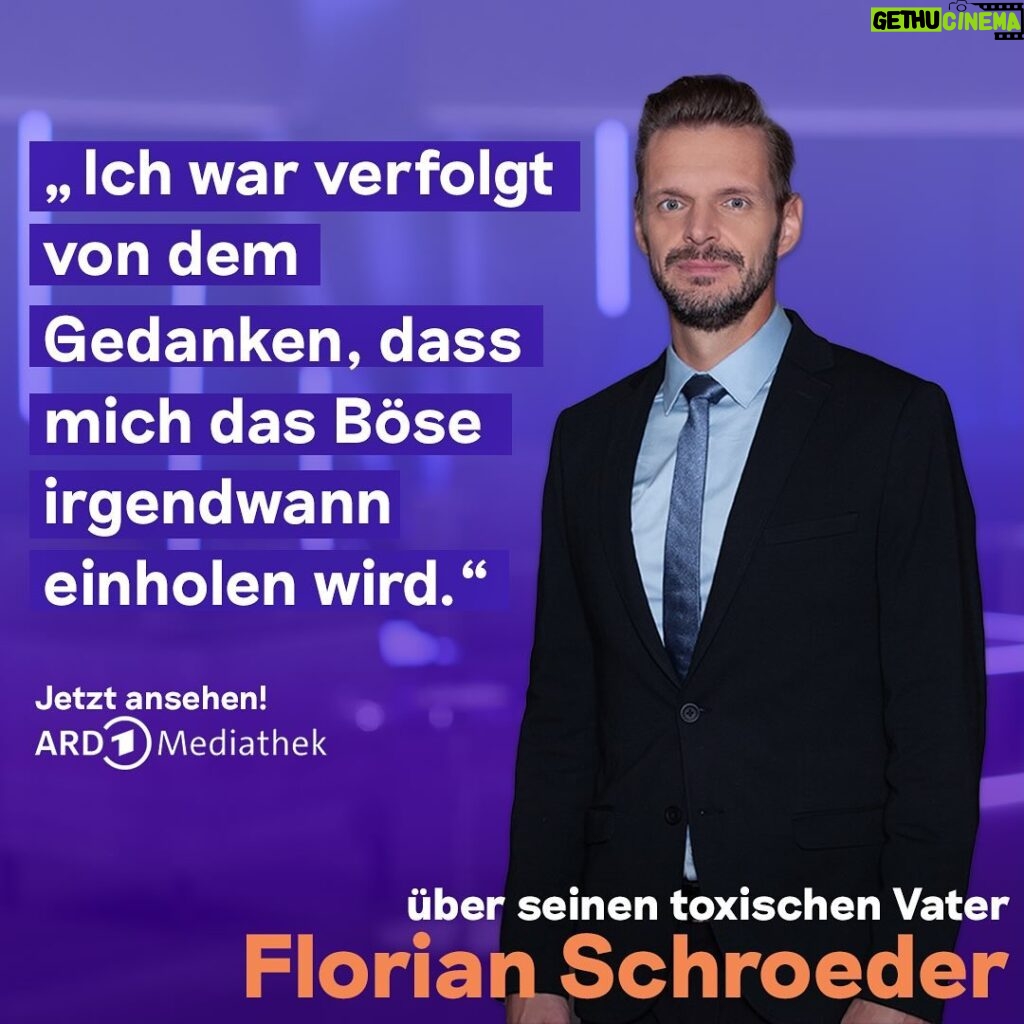 Florian Schroeder Instagram - „Das Böse“ begleitet Kabarettist Florian Schroeder @schroeder_live schon seit seiner Kindheit: Sein Vater war kriminell, hat mehrere Jahre im Gefängnis gesessen und ihn sogar als Kind zu kleineren Vergehen angestiftet. Als er zehn Jahre alt war, ist sein Vater plötzlich für immer aus seinem Leben verschwunden. Bei „deep und deutlich“ erzählt er, welchen Einfluss dieser Verlust auf sein Leben und sein Beziehungsverhalten hatte, was ihn damals so am „Ganovenleben“ seines Vaters fasziniert hat und warum er trotzdem sein Leben lang Angst hatte, so zu werden wie er. Den ganzen Talk findet ihr in unserer Bio! #deepunddeutlich #vater #sorgerecht #böse #kriminell