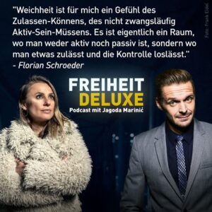 Florian Schroeder Instagram - FREIHEIT DELUXE mit @schroeder_live . Florian ist vielseitig, sein mediales Ich eine kluge Komposition seiner vielseitigen Talente. Seine Expertise sehr gefragt, in seinem neuen Buch „Unter Wahnsinnigen“ geht er an die Ränder unserer Gesellschaft: geistig, psychisch, emotional und politisch. Mehrere Jahre beobachtet er Protagonisten der Neuem Rechten und erklärt sehr deutlich wie sie denken, reden und wohin sie diese Gesellschaft bringen wollen. In meinem podcast reden wir aber nicht nur von den Rändern, sondern auch von seinem Inneren: „Wir sind Kinder sprachloser Väter“ sagt er, ein Satz, der fast Titel der Folge wurde. Bevor ich zu den Neuen Rechten komme, über die er viele präzise Beobachtungen macht, reden wir über Männer und Frauen, über das, was uns gerade im Weg steht, ein echtes Gespräch miteinander zu führen. Freitag Nacht online