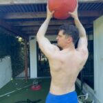 Flula Borg Instagram - 🍑❤️🙏 (🍑 by @paolomascitti)