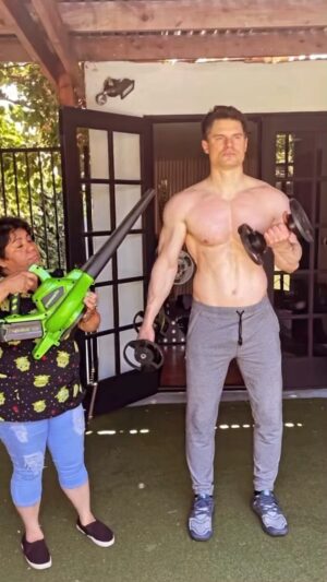 Flula Borg Instagram - Train Like Yolanda
💪 @paolomascitti